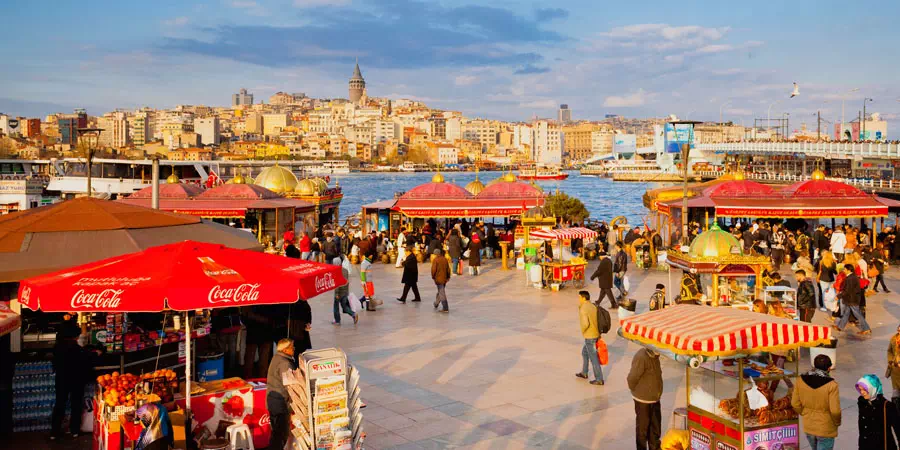 Street Tourism in Istanbul: Explore the City on Foot